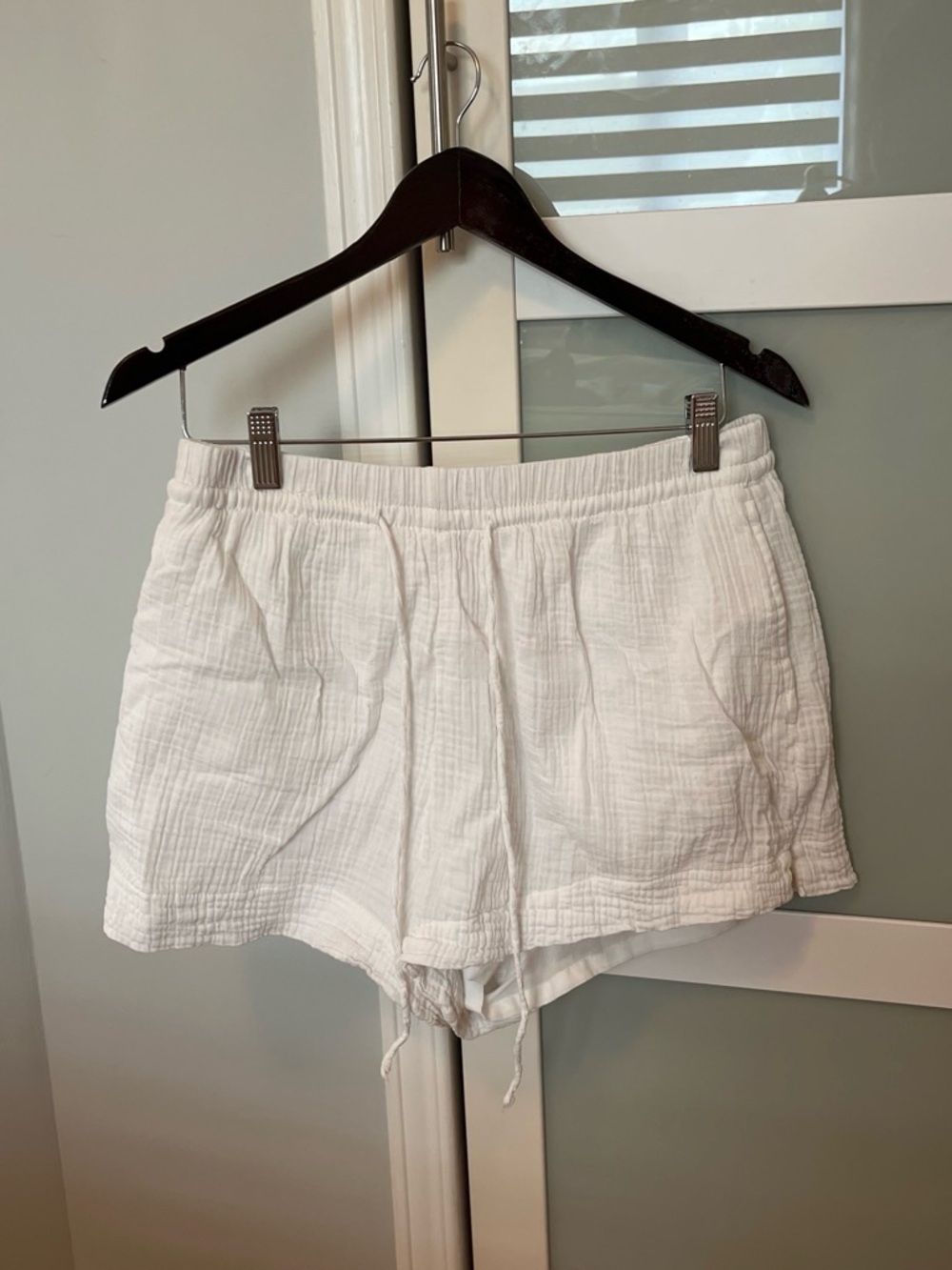 White Women's Linens Drawstring Shorts